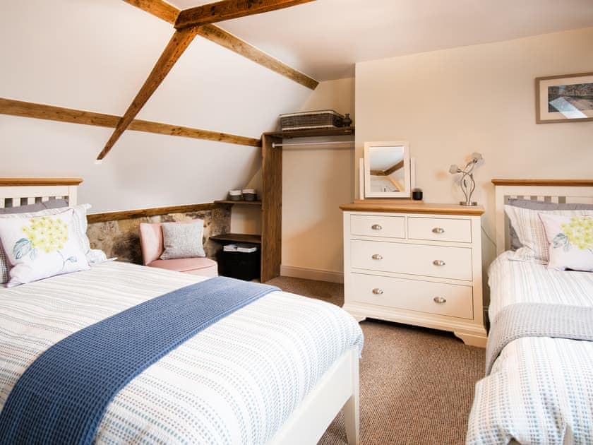 Twin bedroom | The Gatehouse, Alnwick