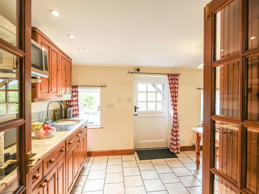 Kitchen/diner | The Old Coach House - Hanley Farm, Hook-a-Gate, near Shrewsbury