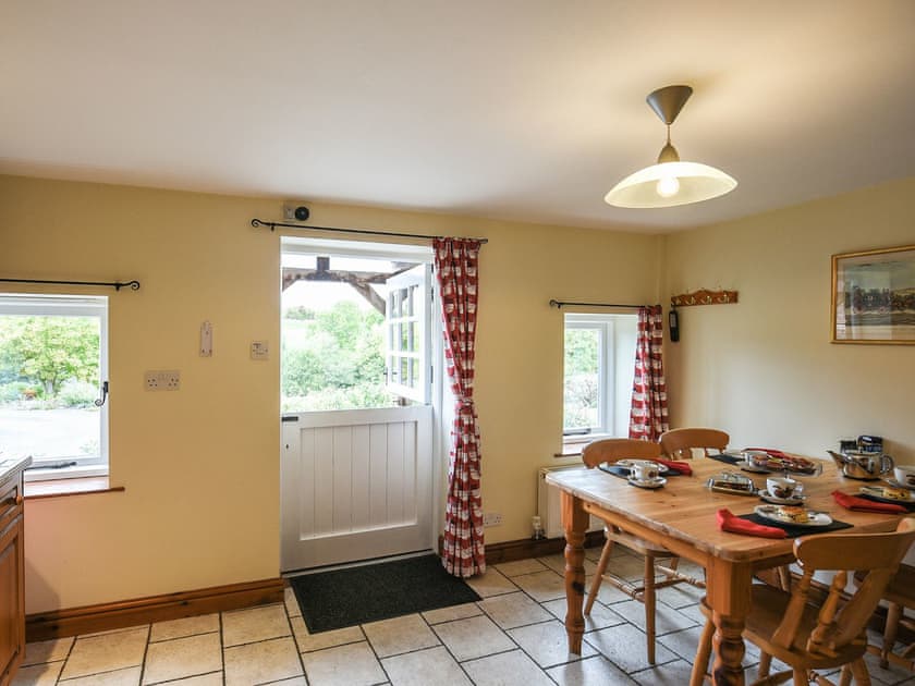 Kitchen/diner | The Old Coach House - Hanley Farm, Hook-a-Gate, near Shrewsbury