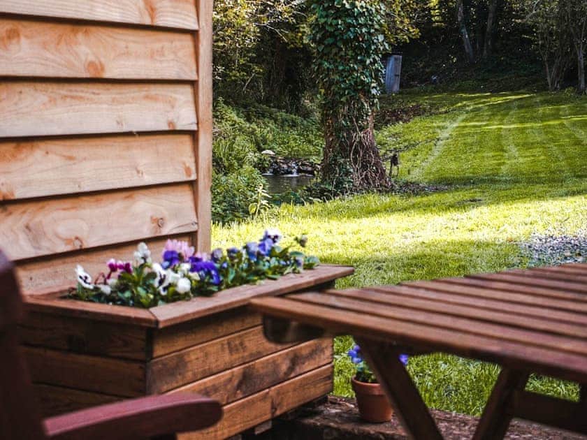 Sitting-out-area | Little Willows, Devizes