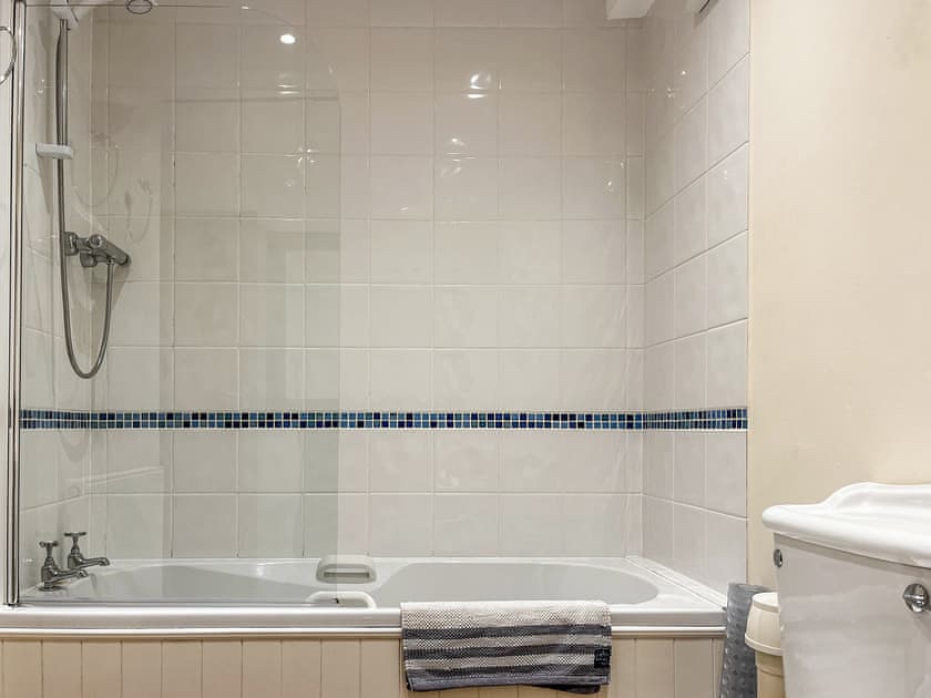 Bathroom | Damsels Bower, Over Haddon, near Bakewell