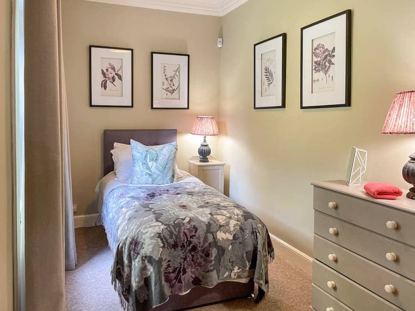 Single bedroom | Princeland Lodge - Princeland Cottages, Coupar Angus, near Blairgowrie