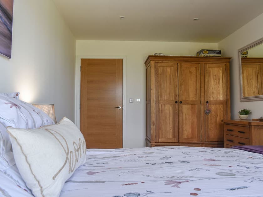 Double bedroom | Seascape - Royal Cliff Apartments, Sandown