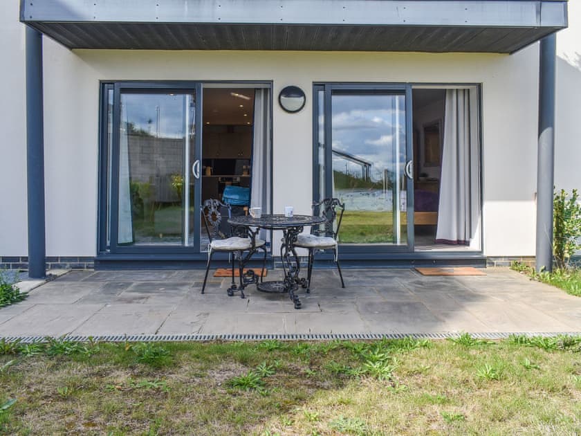 Exterior | Seascape - Royal Cliff Apartments, Sandown