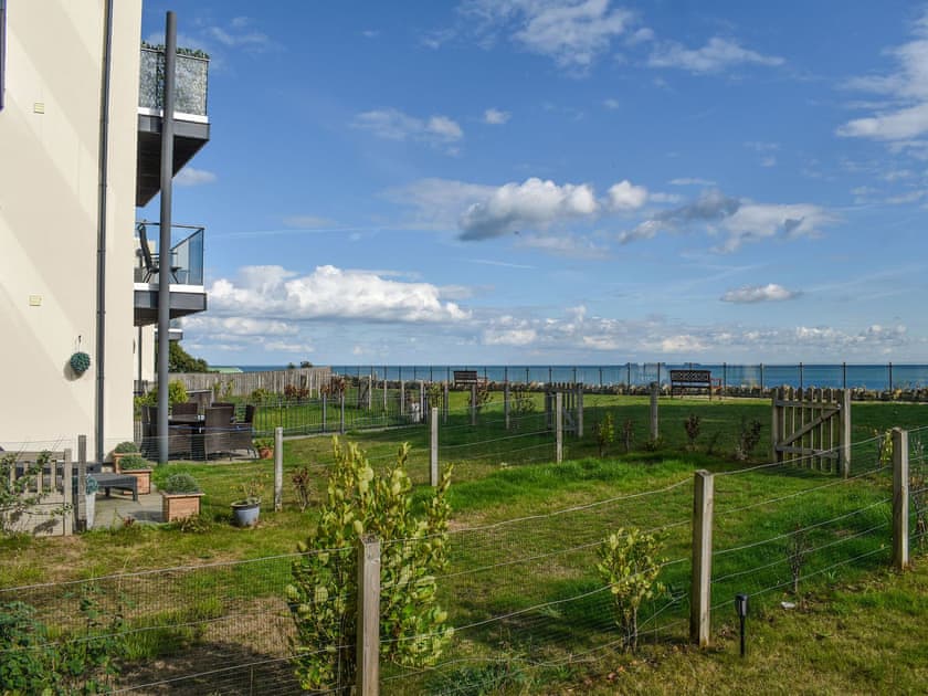 Setting | Seascape - Royal Cliff Apartments, Sandown