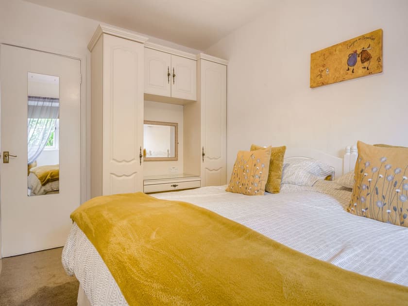 Double bedroom | Horseshoe Cottage, Lympsham