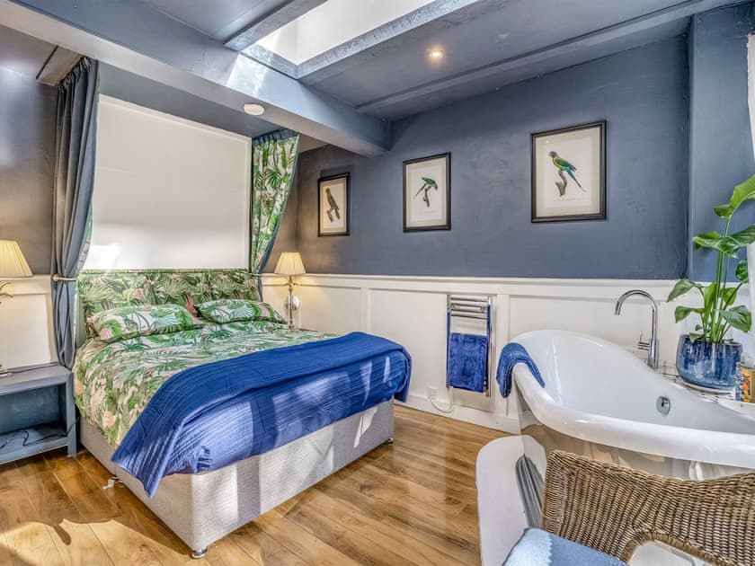 Double bedroom | The Berm - Eco Retreats, Capel Isaac