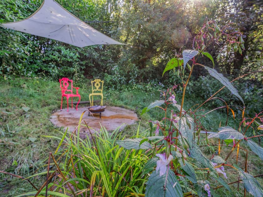 Outdoor area | The Berm - Eco Retreats, Capel Isaac