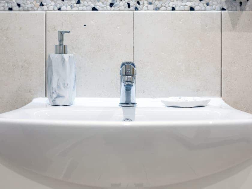 En-suite | Apartment 19, Newquay
