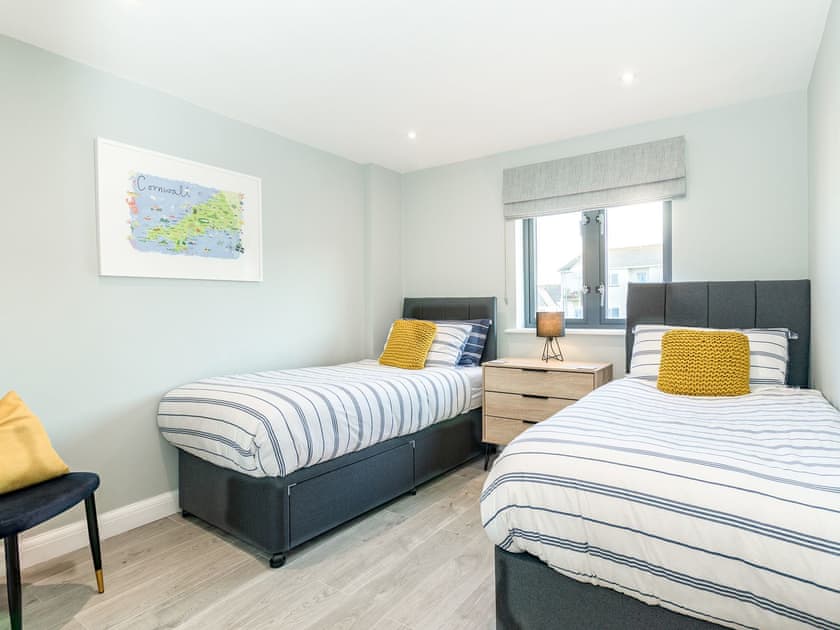 Twin bedroom | Apartment 19, Newquay