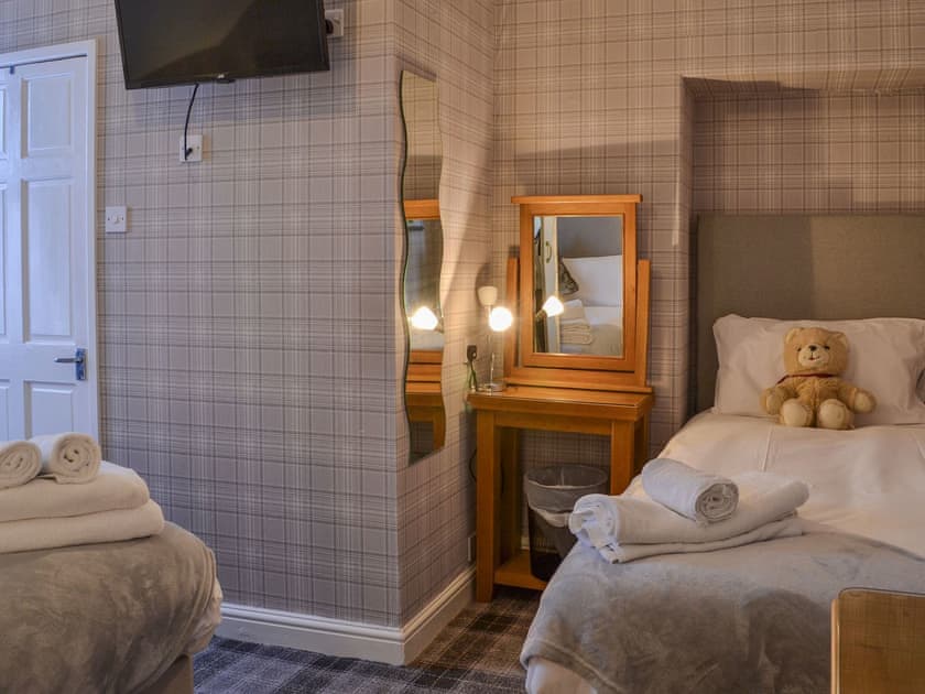 Twin bedroom | Kilburn House, Bridlington