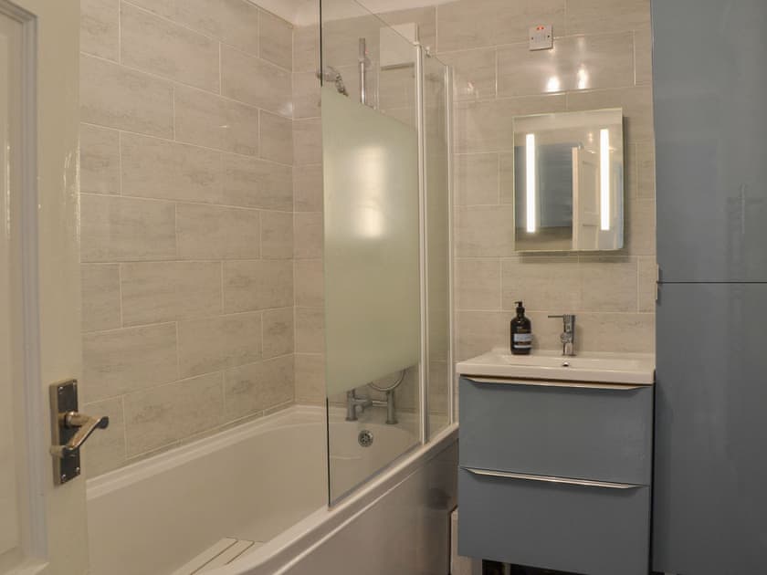 Bathroom | Kilburn House, Bridlington