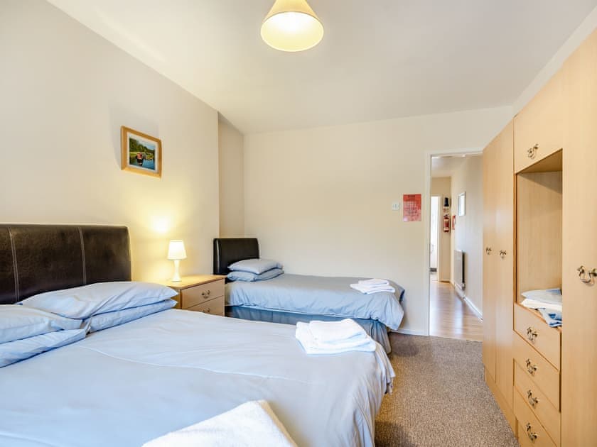 Twin bedroom | Heritage Wharf, Heritage Marina, near Congleton