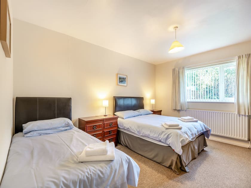 Twin bedroom | Heritage Wharf, Heritage Marina, near Congleton