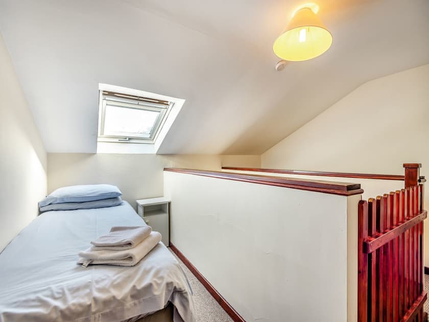 Twin bedroom | Heritage Wharf, Heritage Marina, near Congleton