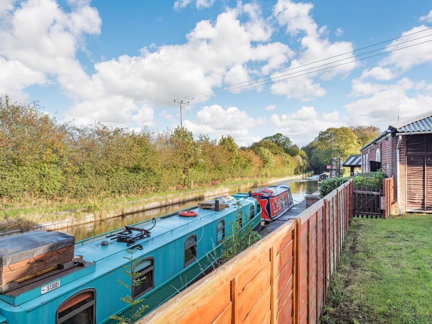 Canal at the bottom of the garden | Heritage Wharf, Heritage Marina, near Congleton