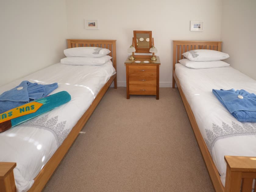 Twin bedroom | The Sanctuary, Sandown