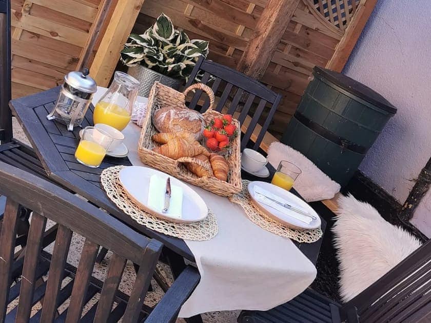 Outdoor area | Beehive Cottage, Beccles