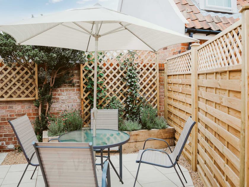 Sitting-out-area | 1 Chantry Cottage, Tunstall Nr Snape