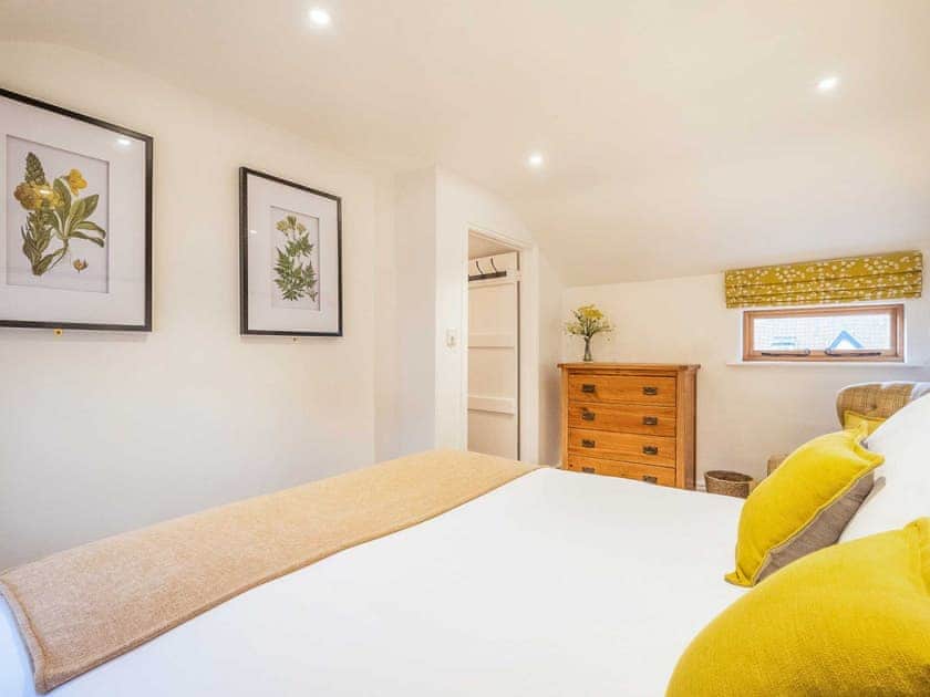 Double bedroom | 1 Chantry Cottage, Tunstall Nr Snape