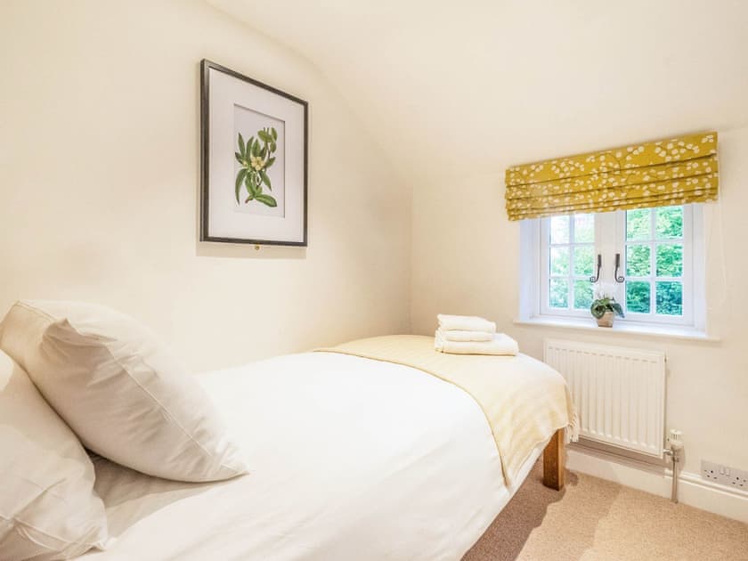 Single bedroom | 1 Chantry Cottage, Tunstall Nr Snape