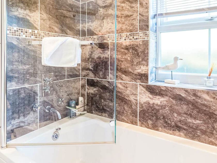 Bathroom | Saxmundham House, Aldeburgh