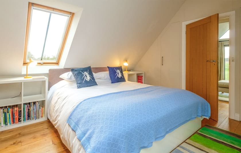 Double bedroom | White Cottage Apartment, Iken