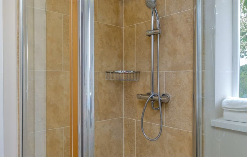 Shower room | White Cottage Apartment, Iken