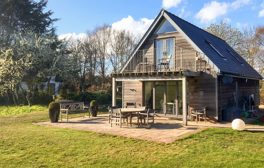 Exterior | White Cottage Apartment, Iken