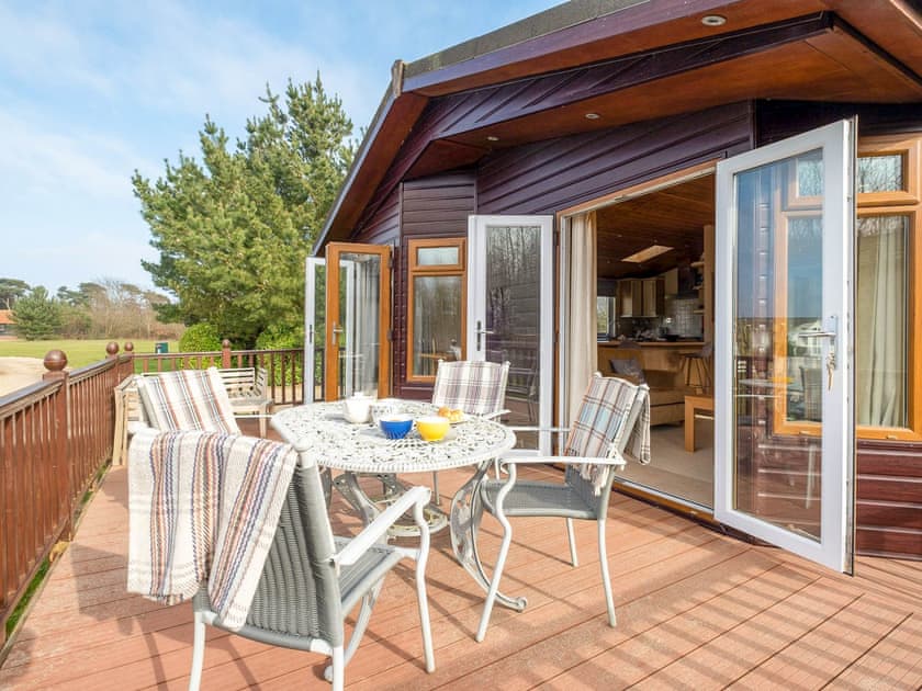 Sitting-out-area | Little Owl, Aldringham