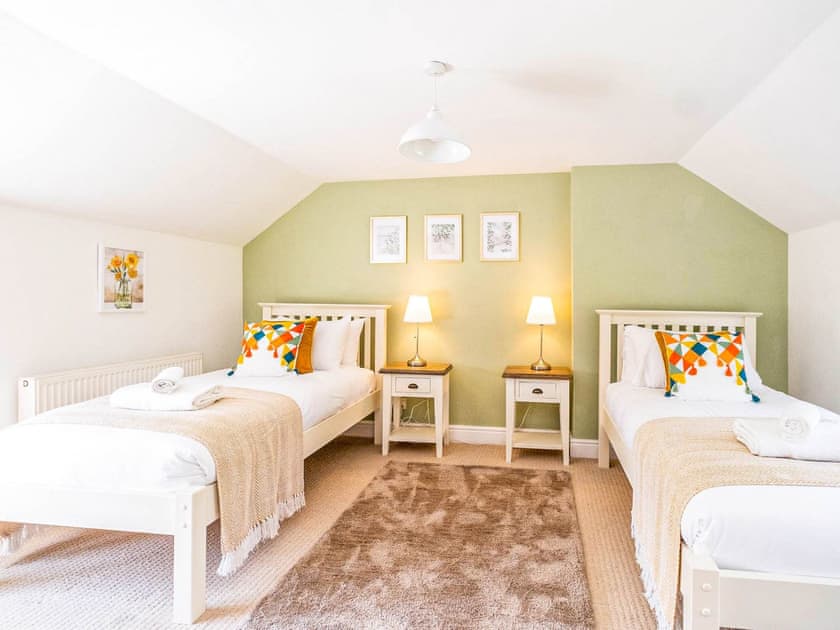 Twin bedroom | Laurel Cottage, Blyford, near Halesworth