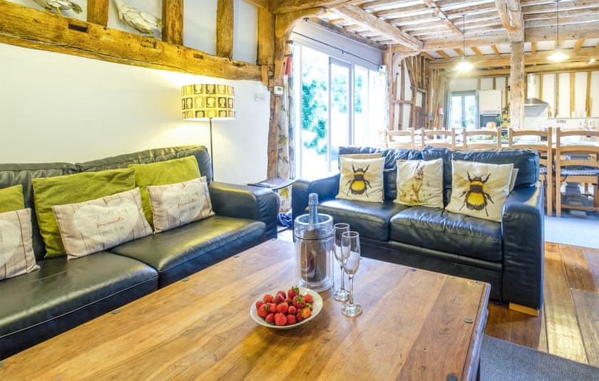 Living room | Old Hall Barn - Aldeburgh Coastal Cottages, Darsham, near Saxmundham