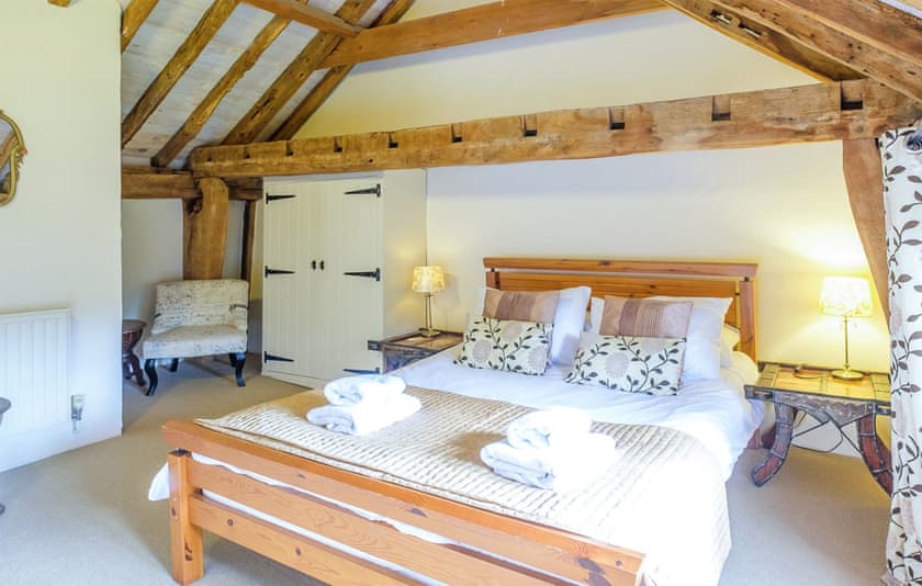 Double bedroom | Old Hall Barn - Aldeburgh Coastal Cottages, Darsham, near Saxmundham