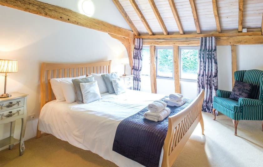 Double bedroom | Old Hall Barn - Aldeburgh Coastal Cottages, Darsham, near Saxmundham