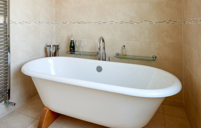 Bathroom | Aldeburgh Townhouse, Aldeburgh