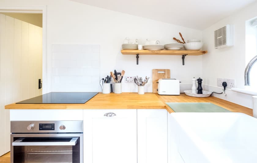 Kitchen | The Half House, Iken