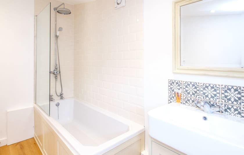 Bathroom | The Half House, Iken