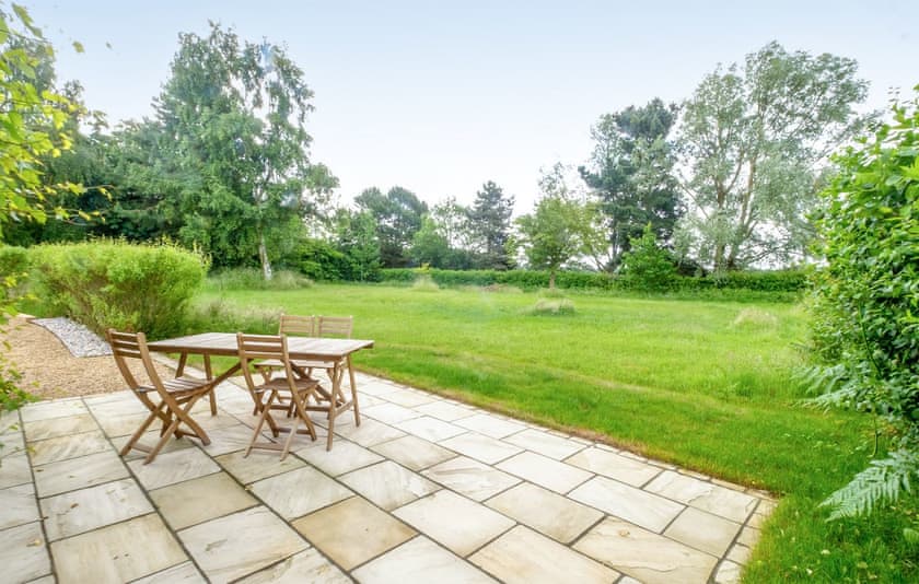 Sitting-out-area | The Half House, Iken