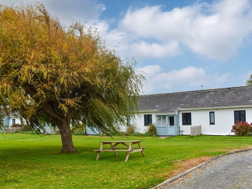 Exterior | Heron - Saunton Sands Farm Holiday Cottages, Brauton