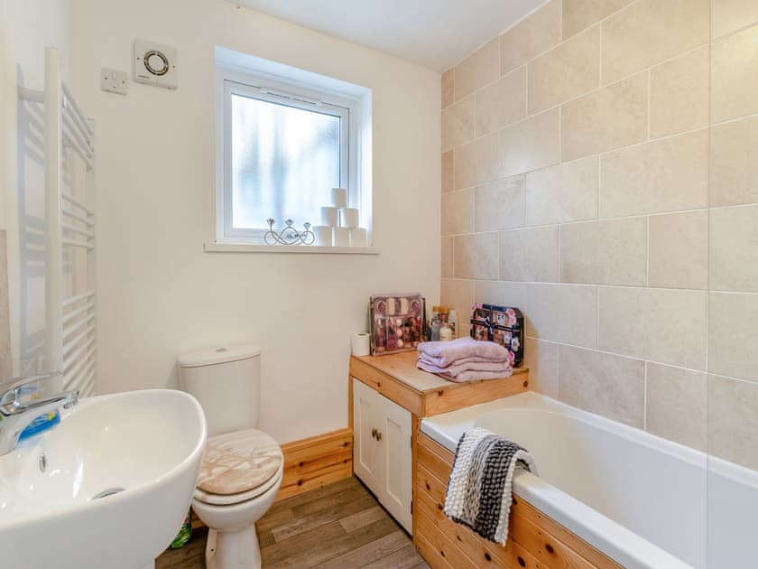 Bathroom | Dare Valley Cottage, Aberdare