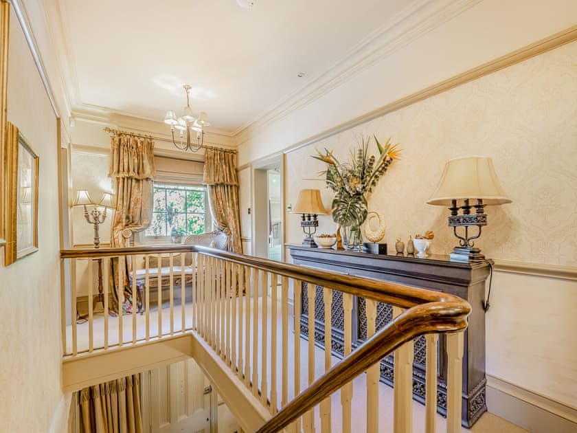 Landing | Willington Lodge, Horsemans Green