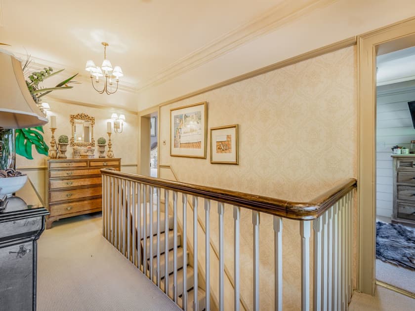 Landing | Willington Lodge, Horsemans Green