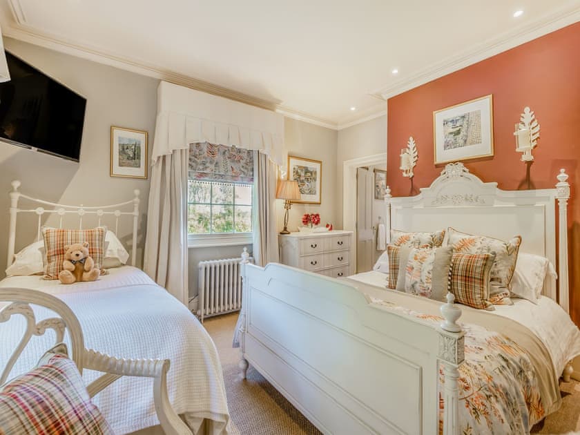 Double bedroom | Willington Lodge, Horsemans Green