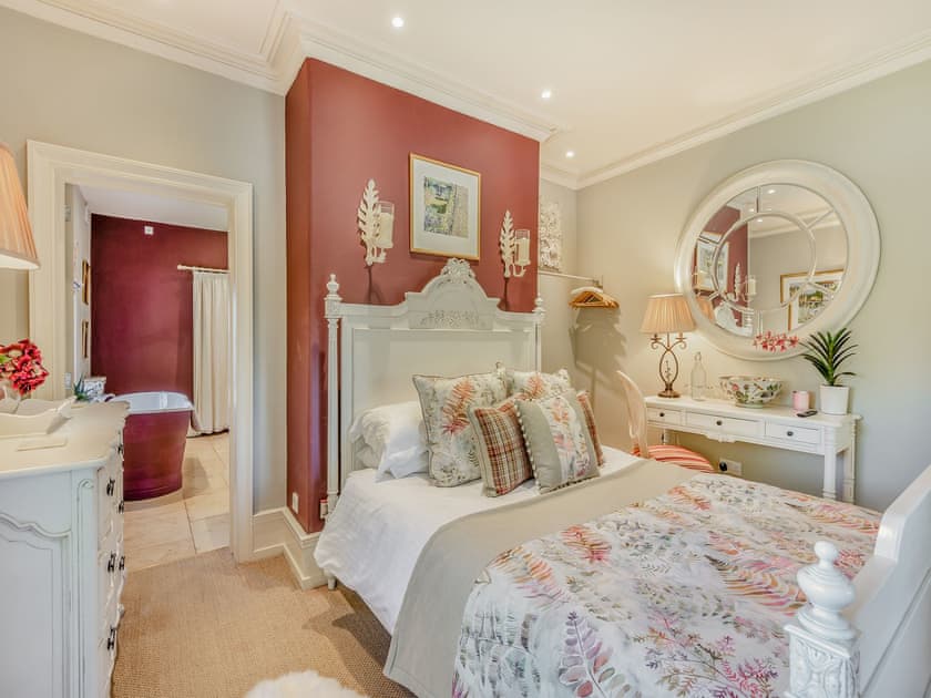 Double bedroom | Willington Lodge, Horsemans Green
