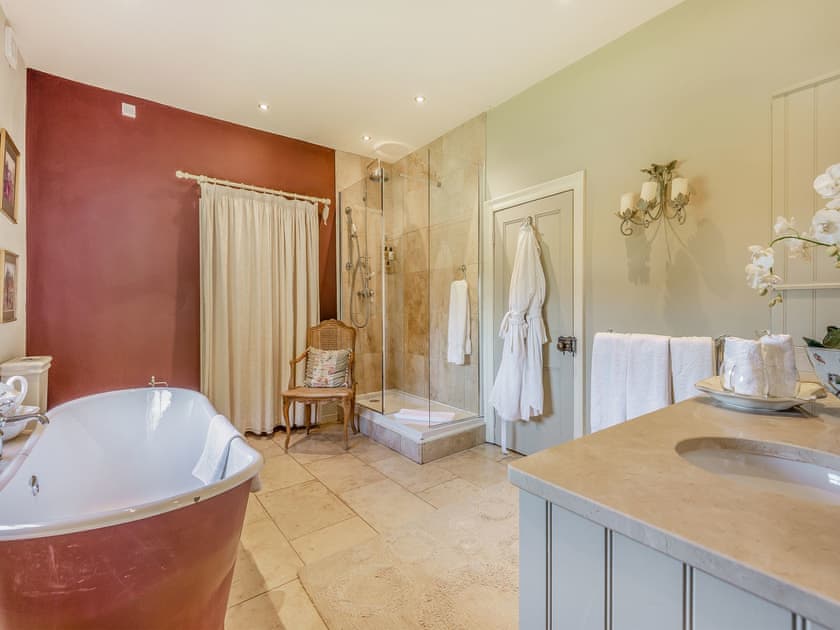 Bathroom | Willington Lodge, Horsemans Green