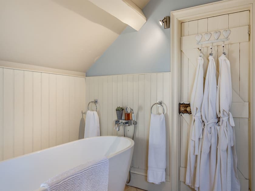 Bathroom | Willington Lodge, Horsemans Green