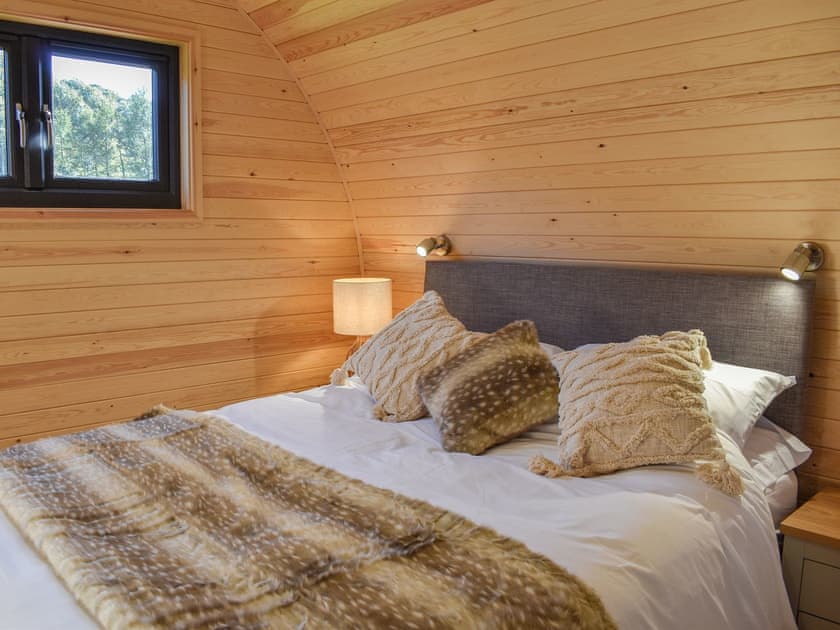 Double bedroom | Glampio Trysor  - Glampio Trysor Derwen - Glampio Trysor, Corwen, near Bala