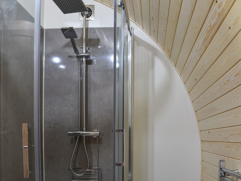 Shower room | Glampio Trysor  - Glampio Trysor Derwen - Glampio Trysor, Corwen, near Bala
