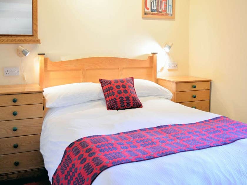 Double bedroom | Bwthyn Rhosyn - Benar Cottages, Penmachno, near Betws-y-Coed