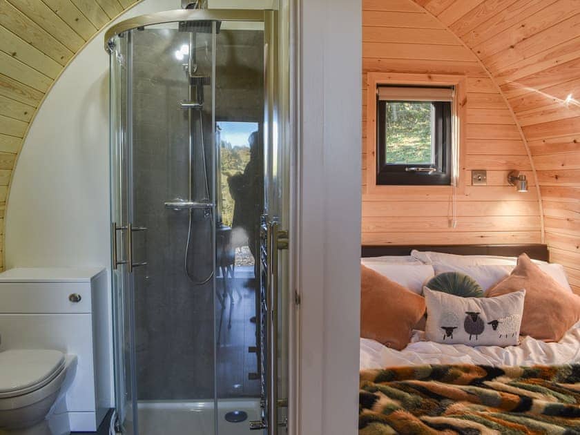 Shower room | Glampio Trysor Merddwr - Glampio Trysor, Corwen, near Bala
